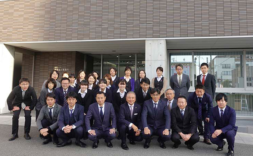 会計事務所専用であり、一元管理できるという点が決め手です